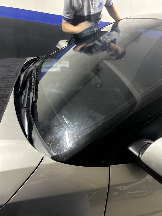 Serviço na oficina ReparaBrisas
